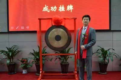 愛創(chuàng)周簽 王舒的創(chuàng)業(yè)書《看不完的風景畫》與軟件銷售之旅